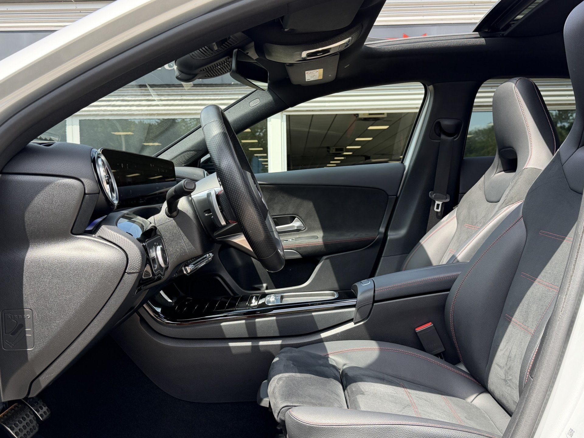 Mercedes-Benz A-Klasse 250 e AMG Line | Panodak | Camera | S, Automatische klimaatregeling, Gebruikt, 4 cilinders, Met garantie (alle)