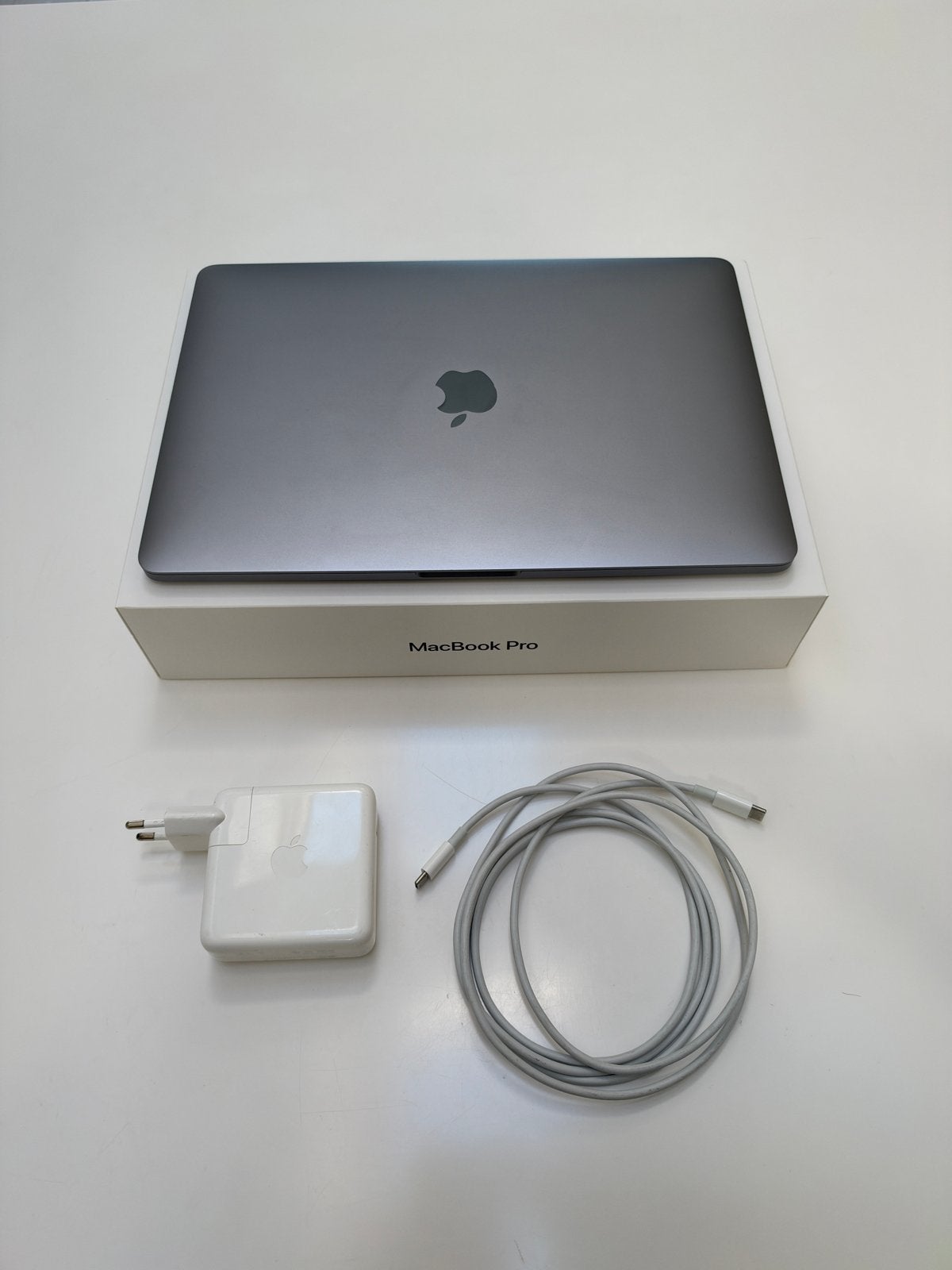 Apple MacBook Pro 13 inch (2019) - i7, 16GB RAM, 1TB SSD, MacBook Pro, 1 TB of meer, 2 tot 3 Ghz, Qwerty