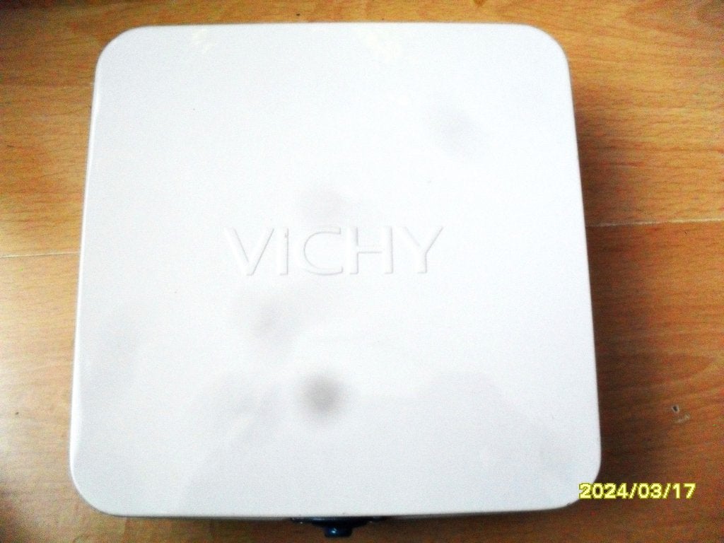 Zo Goed Als Nieuw Leuk blikje van Vichy in zeer goede staat., Verzamelen, Blikken, Ophalen of Verzenden, Zo goed als nieuw, Overige