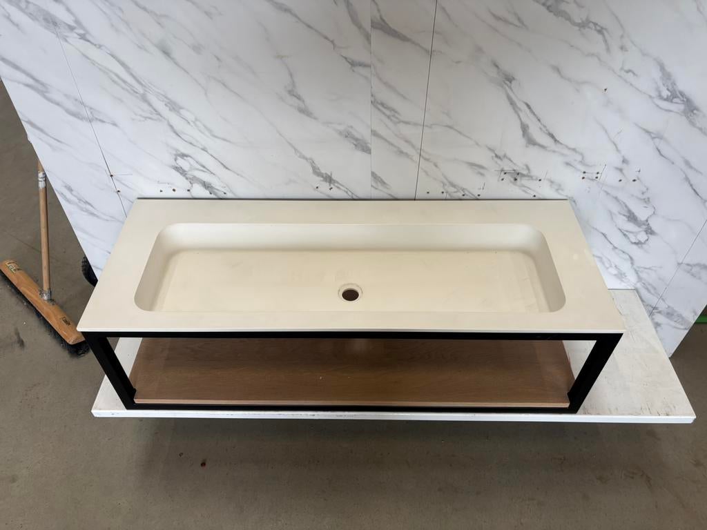 Frame met wastafel 120 cm–Zwart–Natuur eiken–Solid Surface, Huis en Inrichting, Badkamer | Badkamermeubels, 100 tot 150 cm, Wltradingnl@outlook.com