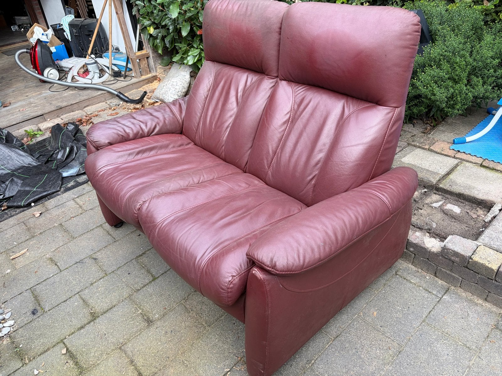 Gratis af te halen! Comfortabele tweezitsbank van leer, Ophalen, Gebruikt, 150 tot 200 cm, Tweepersoons
