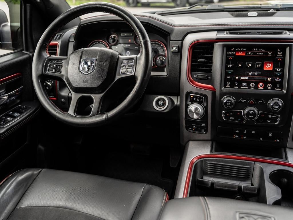 Dodge Ram 1500 5.7 V8 Quad Cab 6'4 - REBEL - PANORAMADAK - A, Automaat, Gebruikt, 5654 cc, Alcantara