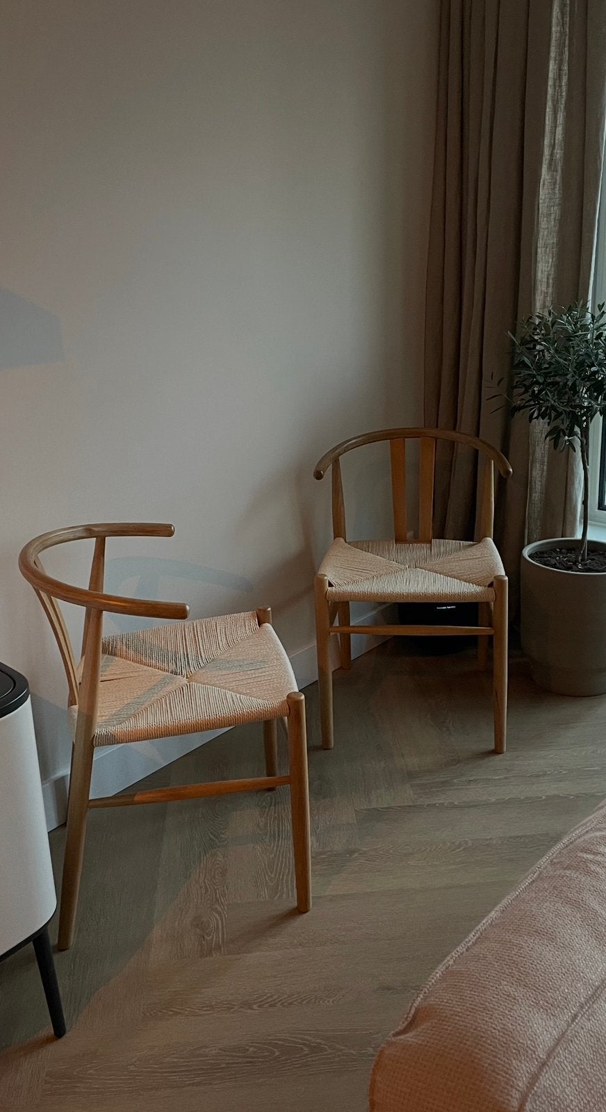 2x Eetkamerstoel GUDERUP naturel eiken/naturel Jysk, Ophalen, Twee, Bruin, Zo goed als nieuw