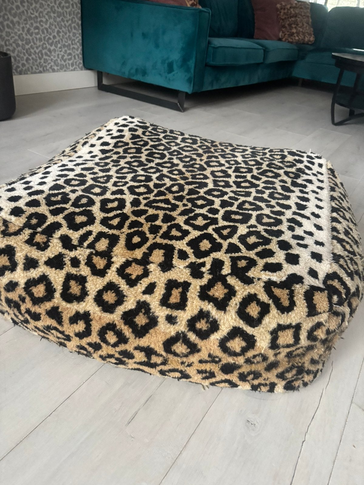 Panter poef van homstock, Huis en Inrichting, Stoffering | Tapijten en Kleden, Ophalen, Zo goed als nieuw, Rond, 50 tot 100 cm