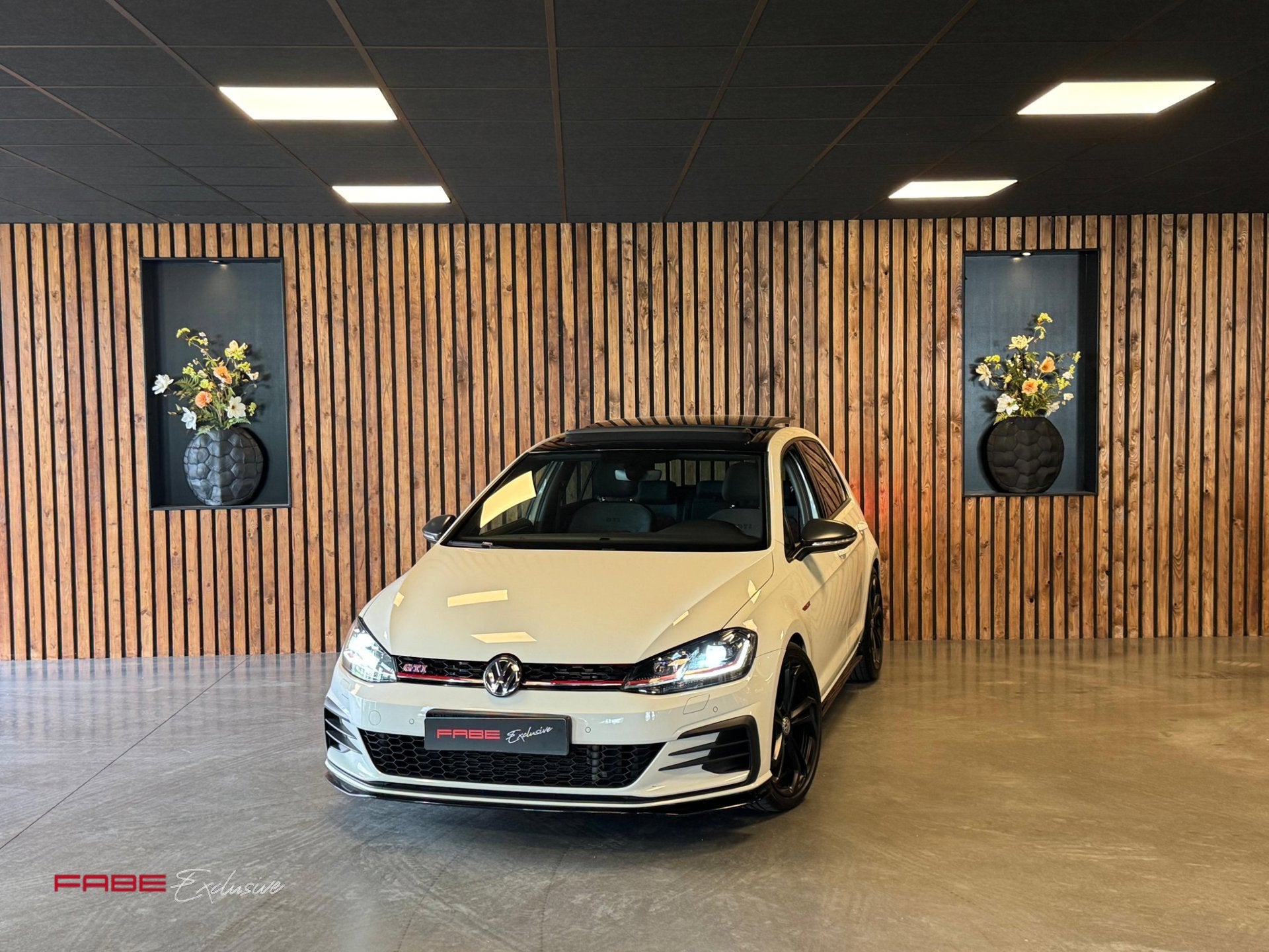 Volkswagen Golf 2.0 TSI GTI TCR / Pano / Dynaudio / Keyless, Auto's, 1330 kg, 15 km/l, Gebruikt, Euro 6