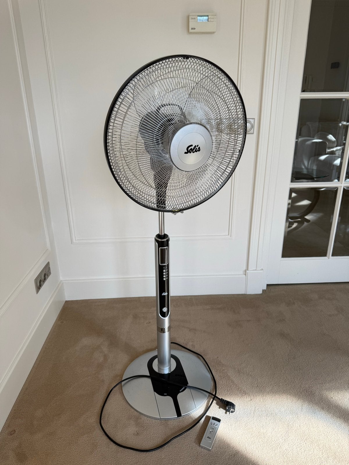 Solis Statiefventilator met afstandsbediening, Witgoed en Apparatuur, Ophalen, Ventilator met afstandsbediening, Zo goed als nieuw