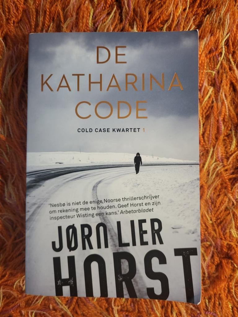 De Katharina Code - Jørn Lier Horst (Cold Case Kwartet 1), Boeken, Ophalen of Verzenden, Zo goed als nieuw, Jørn Lier Horst, Scandinavië