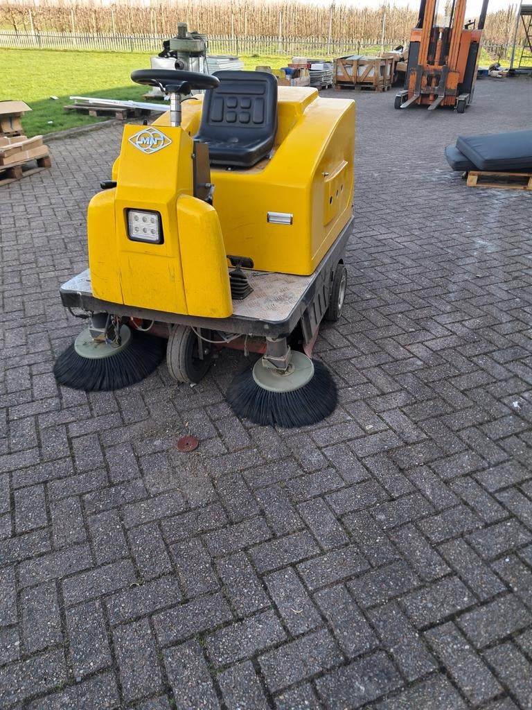 Zit veegmachien, Tuin en Terras, Veegmachines, Ophalen, Zo goed als nieuw