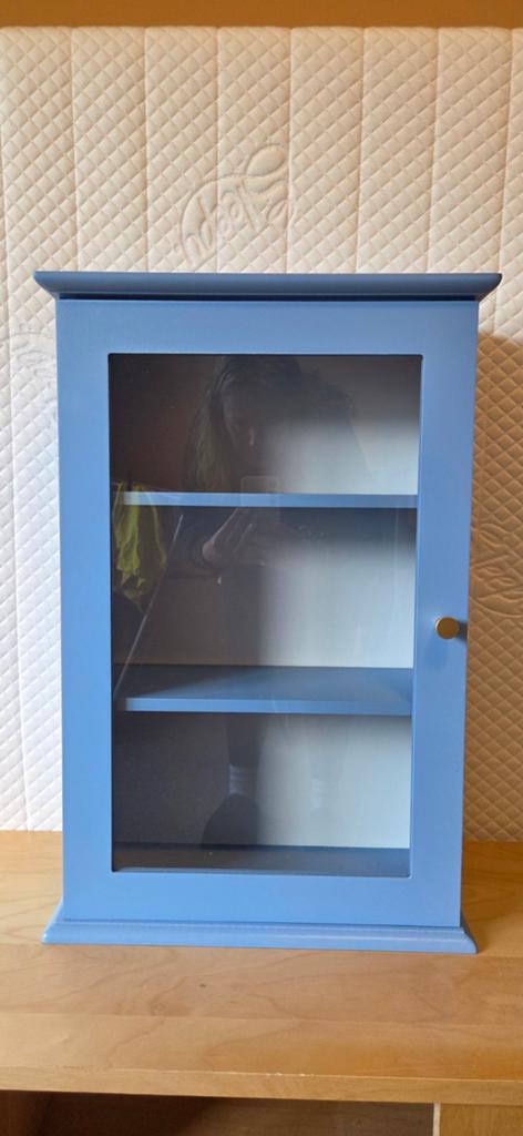 Blauw kastje met glazen deur - 60x40x19 cm, Huis en Inrichting, Kasten | Overige, Ophalen, Gebruikt