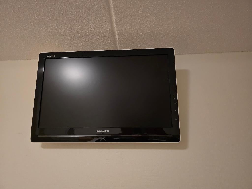Sharp 22 inch full-hd TV, Gebruikt, 50 Hz, LCD, Ophalen of Verzenden