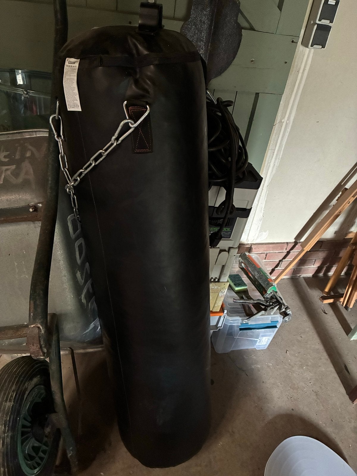 Decathlon  bokszak 30kg met ophangsysteem, Sport en Fitness, Ophalen, Gebruikt, Bokszak