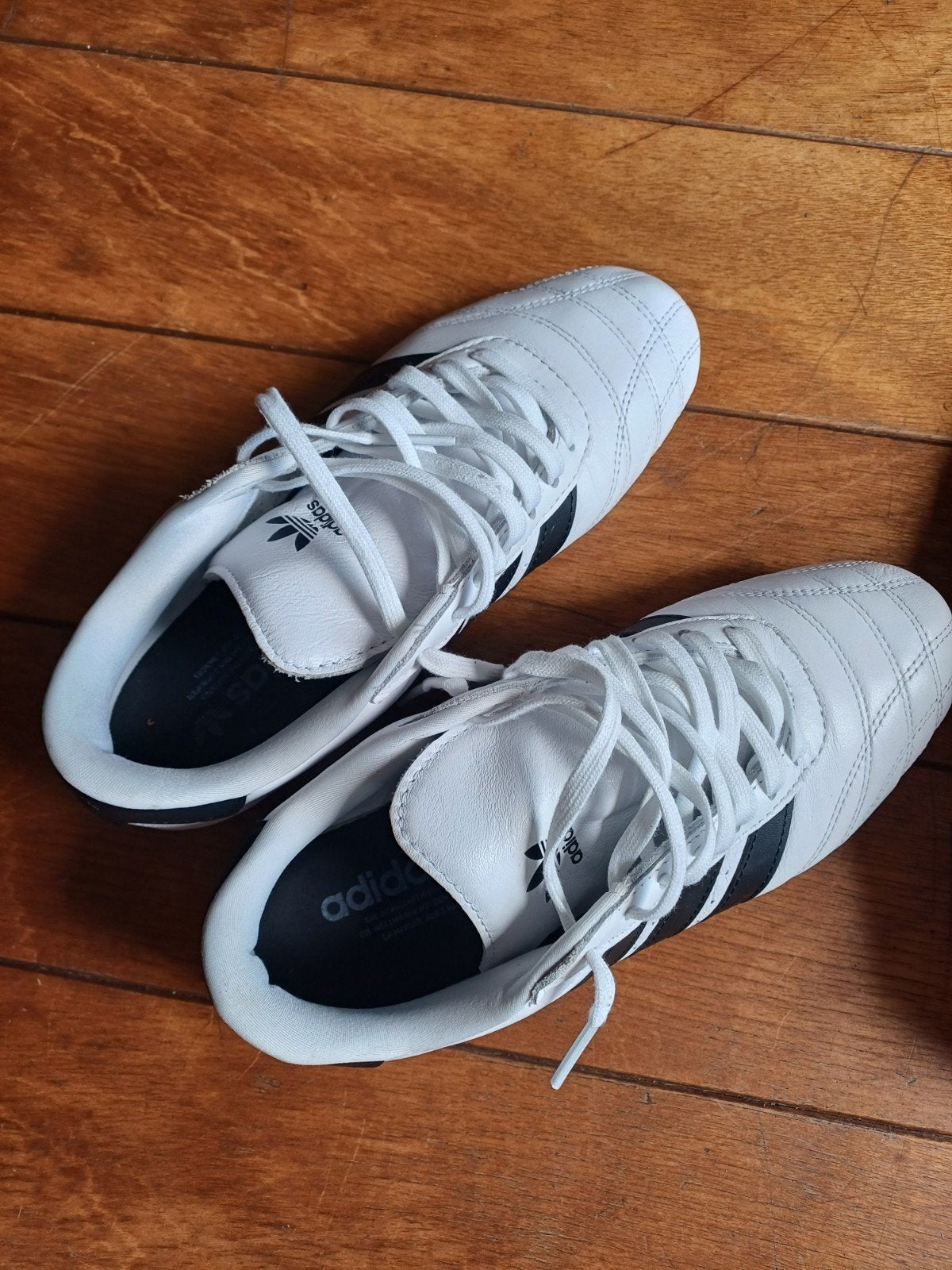 Adidas sneakers wit met zwarte strepen, Ophalen, Adidas, Wit, Sneakers of Gympen
