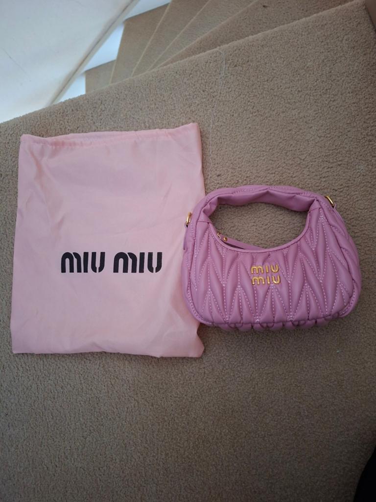 MIU MIU Tas, Sieraden, Tassen en Uiterlijk, Toilettassen, Verzenden, Roze, Dame