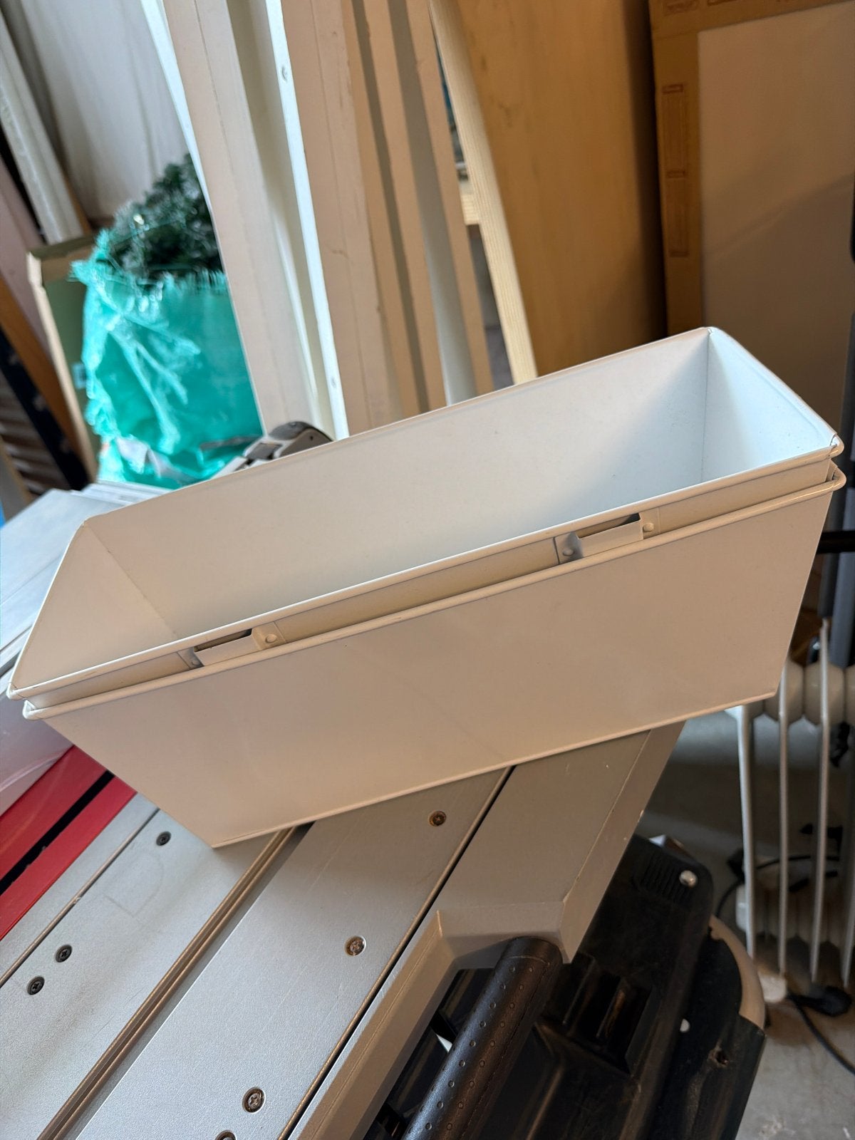 2 stuks witte metalen plantenbakken, Ophalen, Minder dan 30 cm, Minder dan 60 cm, Zo goed als nieuw