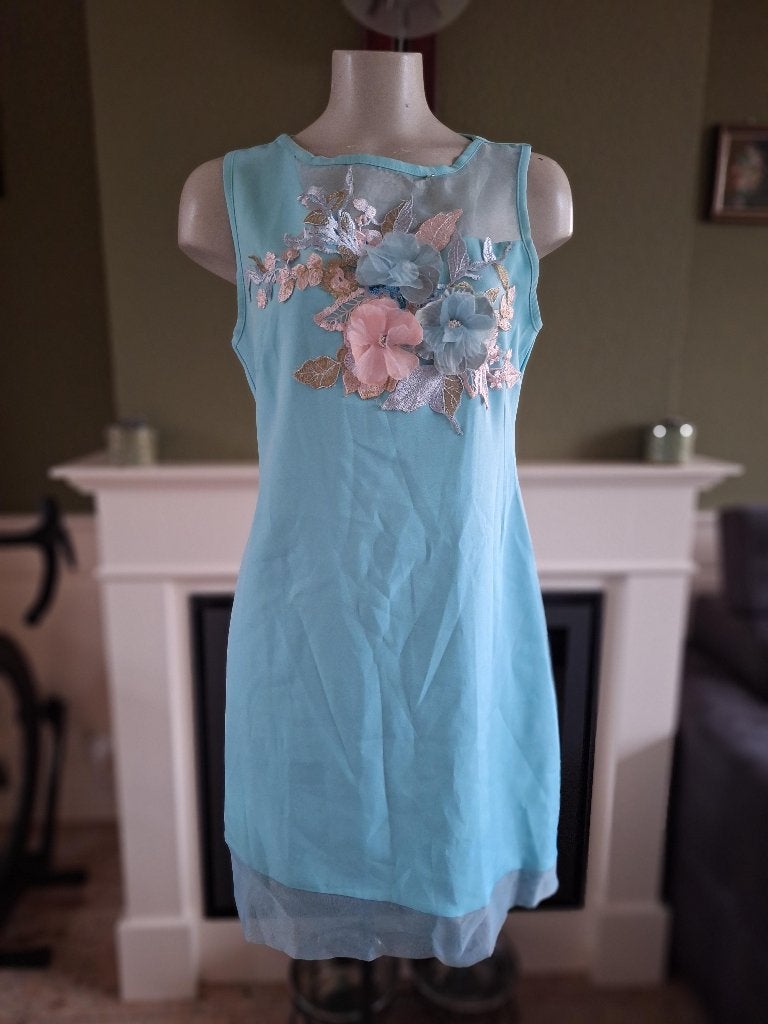 Rinascimento a lijn jurk met 3d bloem jurk L, Kleding | Dames, Jurken, Zo goed als nieuw, Knielengte, Verzenden, Blauw