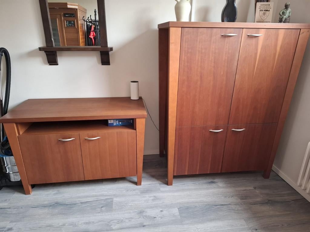 Houten kastenset: tv en computerkast., Ophalen, Gebruikt
