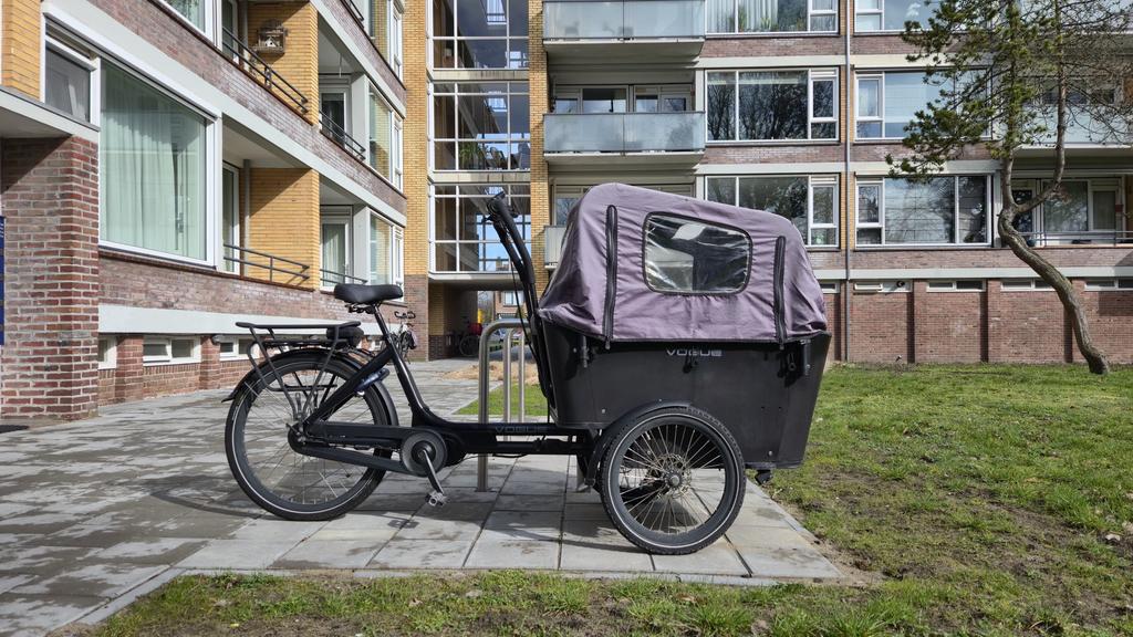 Elektrische bakfiets Vogue Carry 3, Fietsen en Brommers, Fietsen | Bakfietsen, 4 kinderen of meer, Gebruikt, Huif, Ophalen