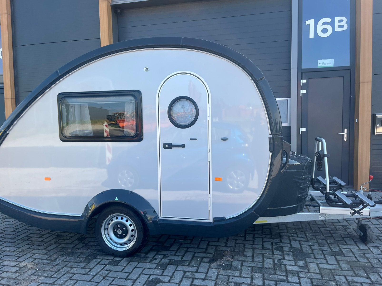 Caravan T@B 320, Rondzit, Tot en met 2, Particulier, Lengtebed