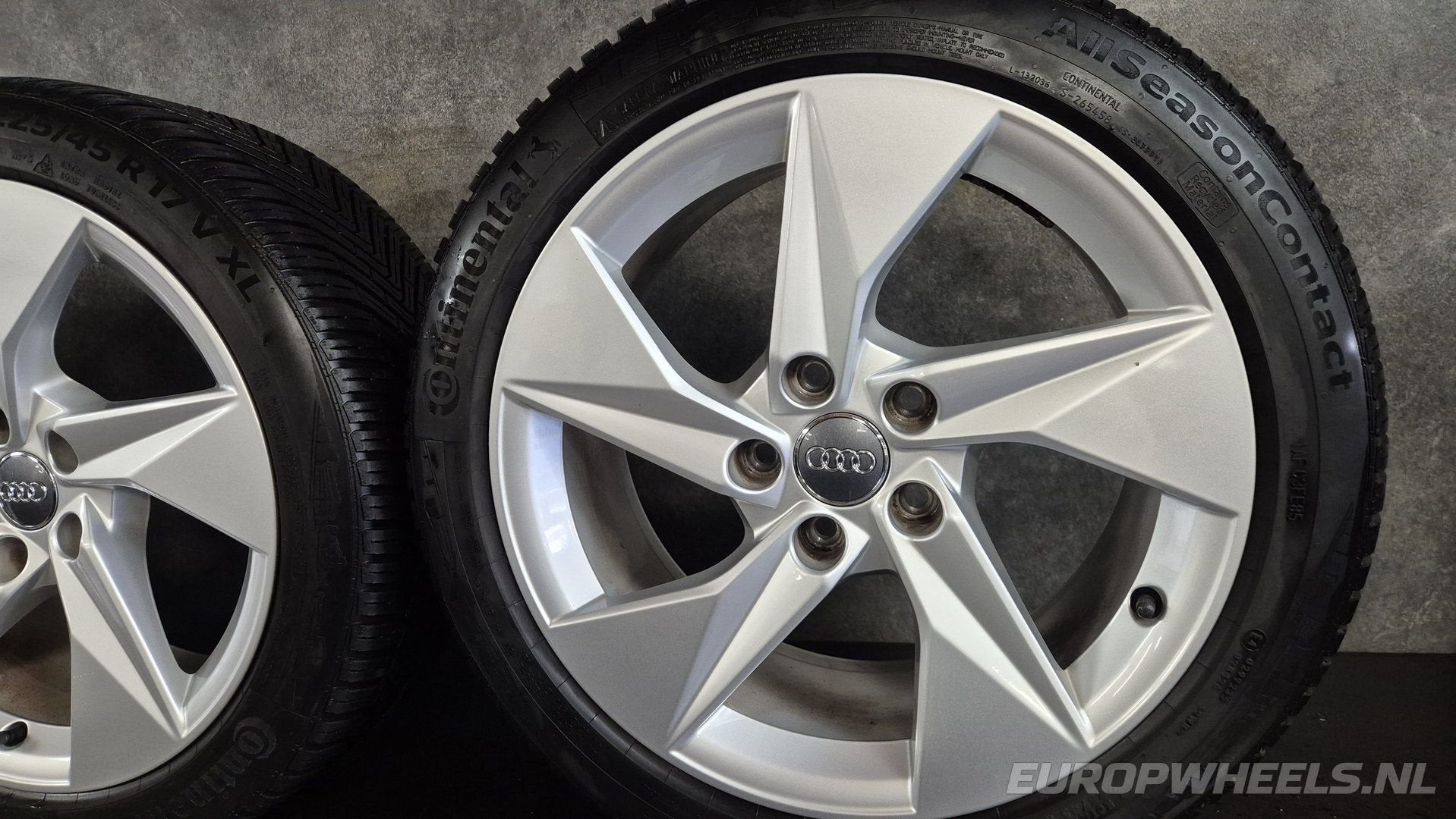 17 inch originele Audi A3 8Y velgen all season banden, Auto-onderdelen, Banden en Velgen, Gebruikt, -, -, Banden en Velgen