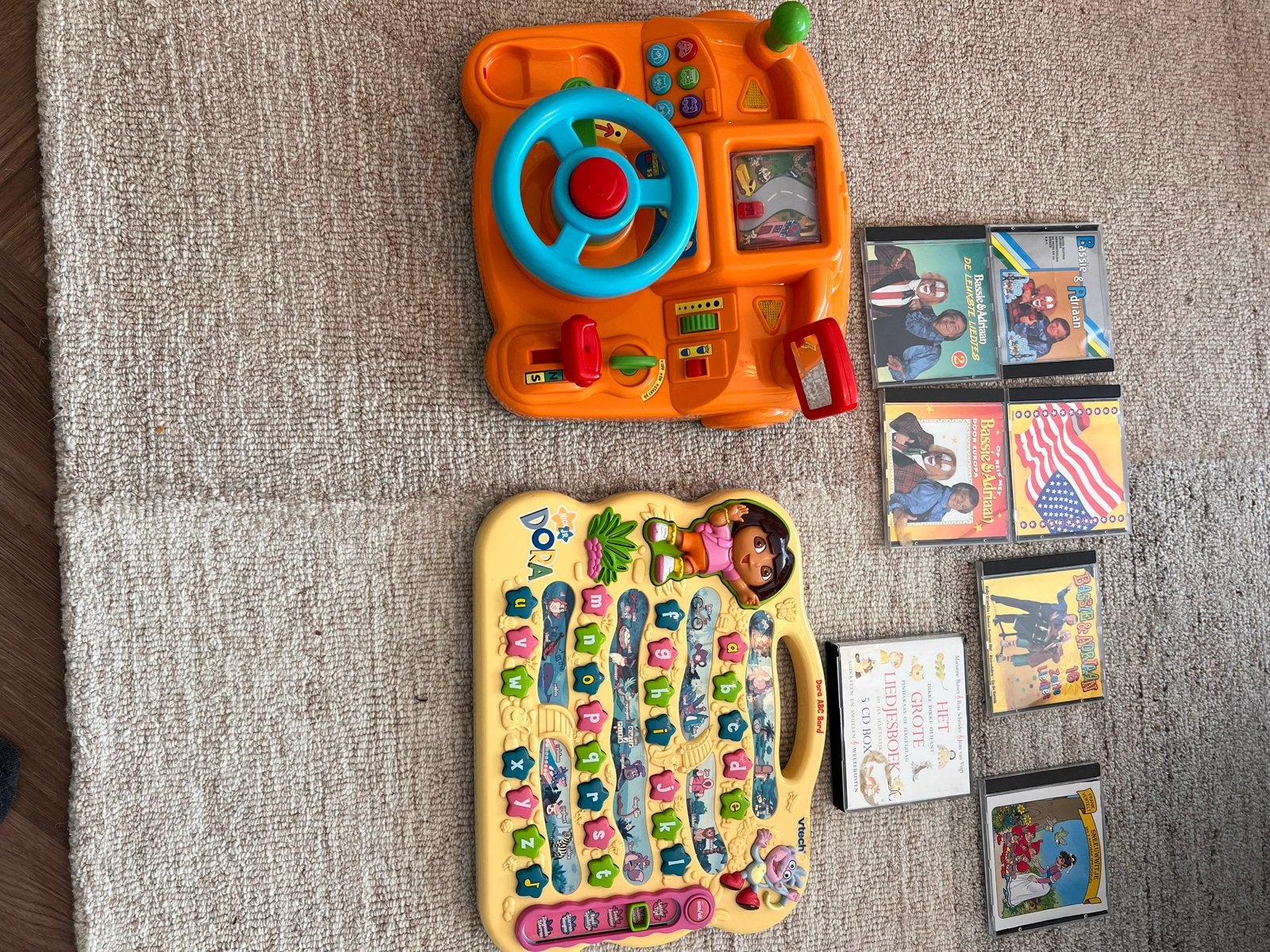 VTech speelgoedset: Stuur, Dora laptop en CD's, Ophalen, Gebruikt, Jongen of Meisje