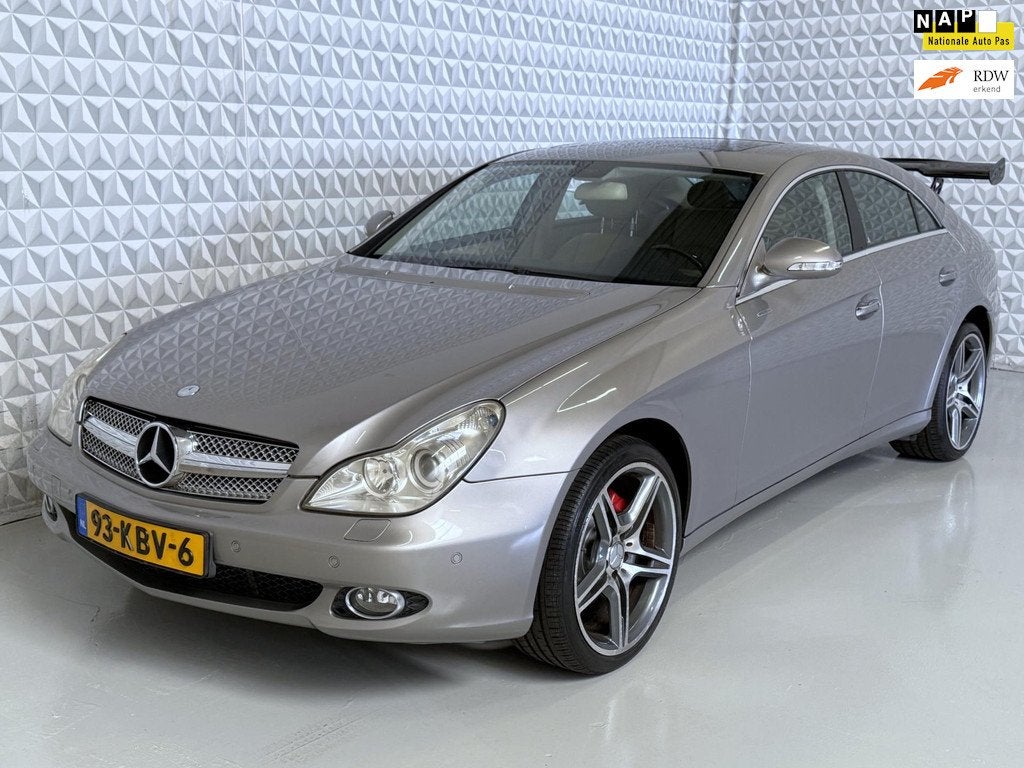 Mercedes-Benz CLS-klasse 350 V6 Trekhaak / 207.000km (2005), Auto's, Mercedes-Benz, Automaat, Parkeersensor, Achterwielaandrijving