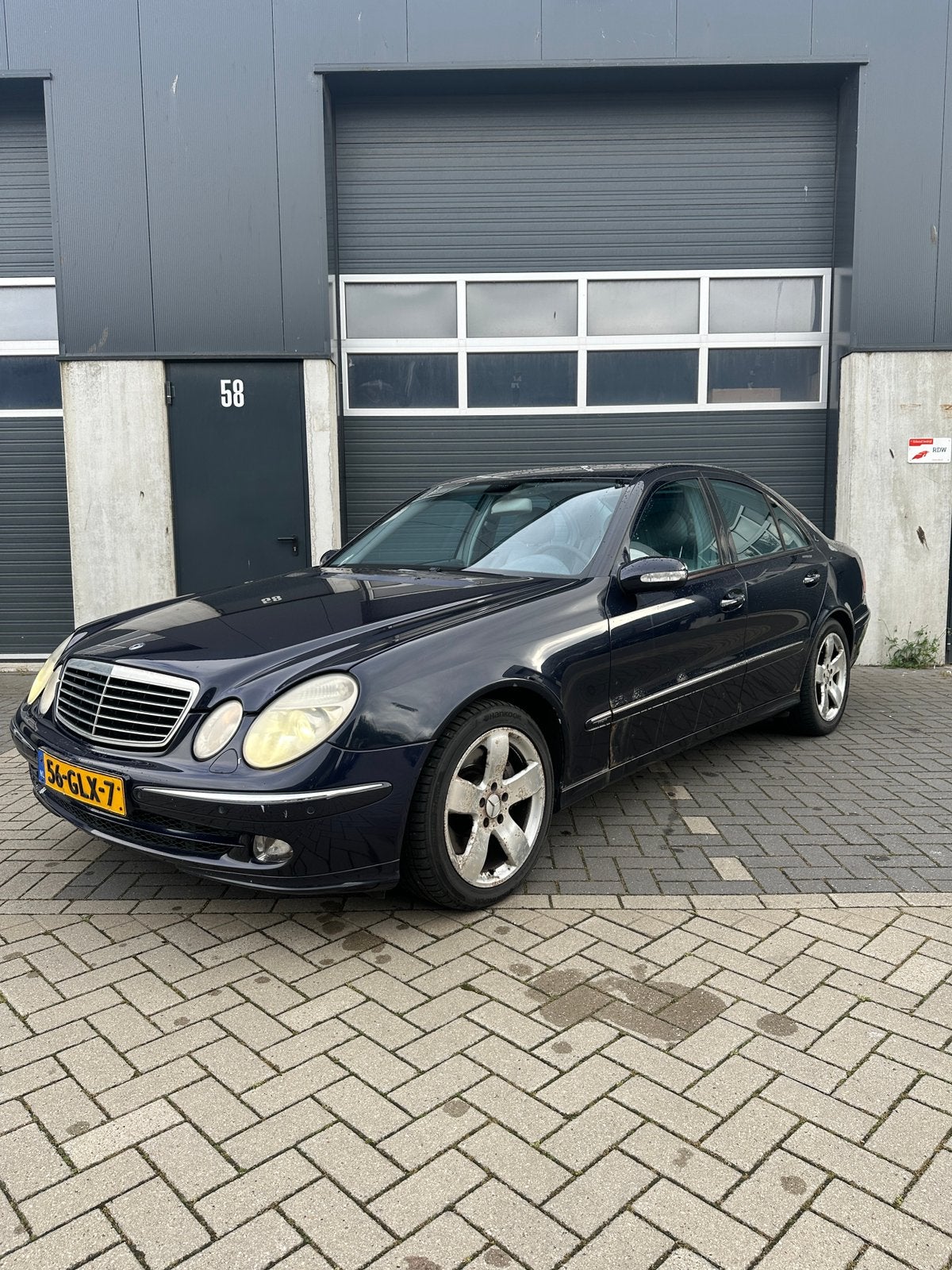 Mercedes-Benz E-Klasse 5.0 E500 Sedan AUT 2002 Blauw, Auto's, Automaat, Euro 5, Achterwielaandrijving, 8 cilinders