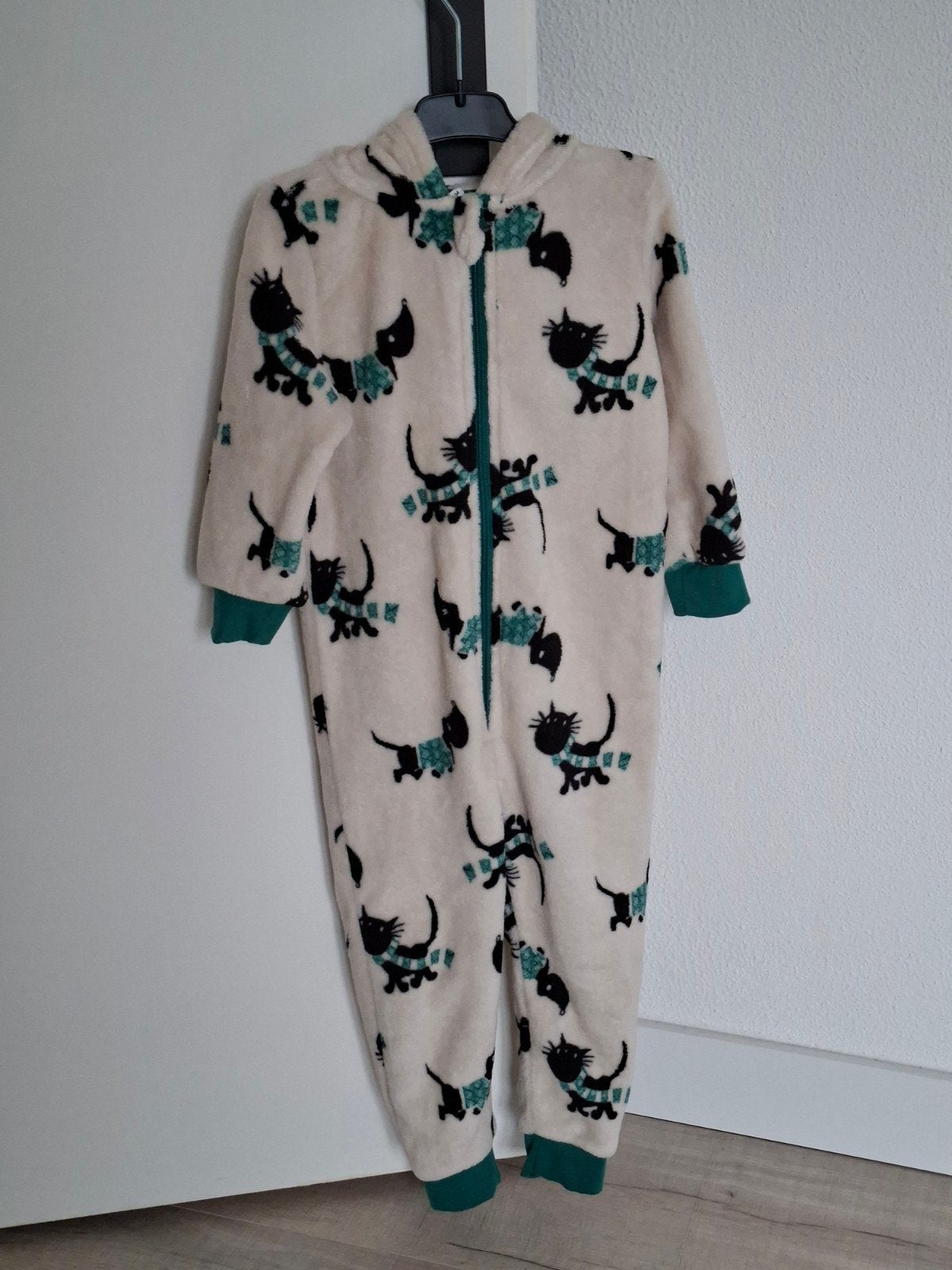 Takkie onesie 98-104, Kinderen en Baby's, Nacht- of Onderkleding, Jongen of Meisje, Ophalen of Verzenden, Zo goed als nieuw
