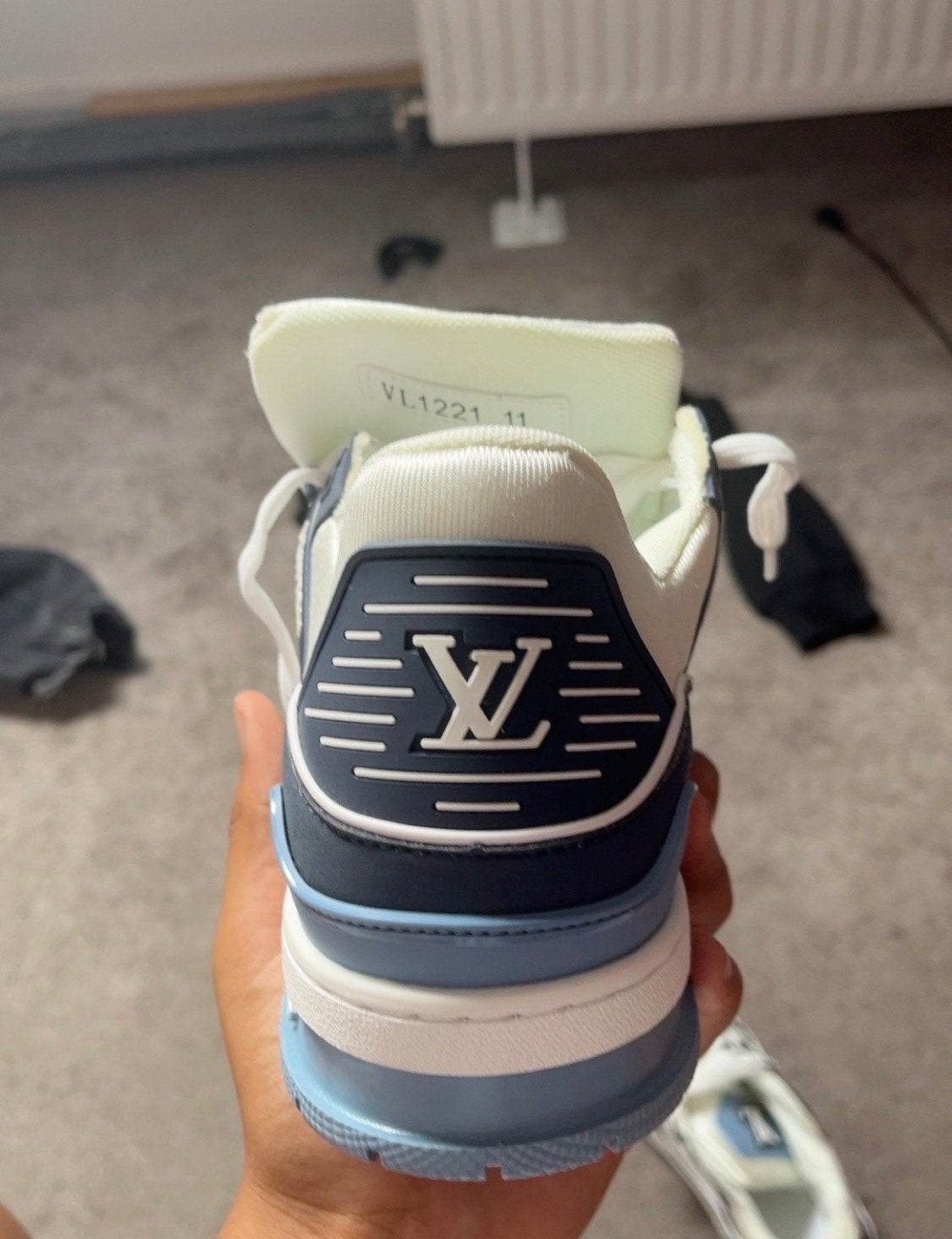 Louis Vuitton Sneakers - Maat 44 - Nieuw, Kleding | Heren, Schoenen, Ophalen of Verzenden, Nieuw, Blauw, Sneakers of Gympen