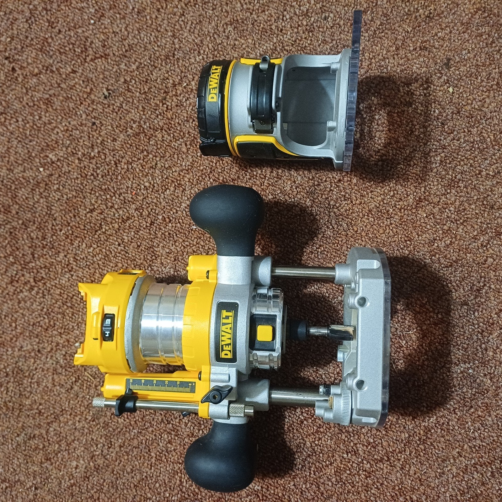 DeWalt DCW600 Bovenfrees 18V met Statief en Freesset, DeWalt, Accu, Nieuw, Ophalen of Verzenden