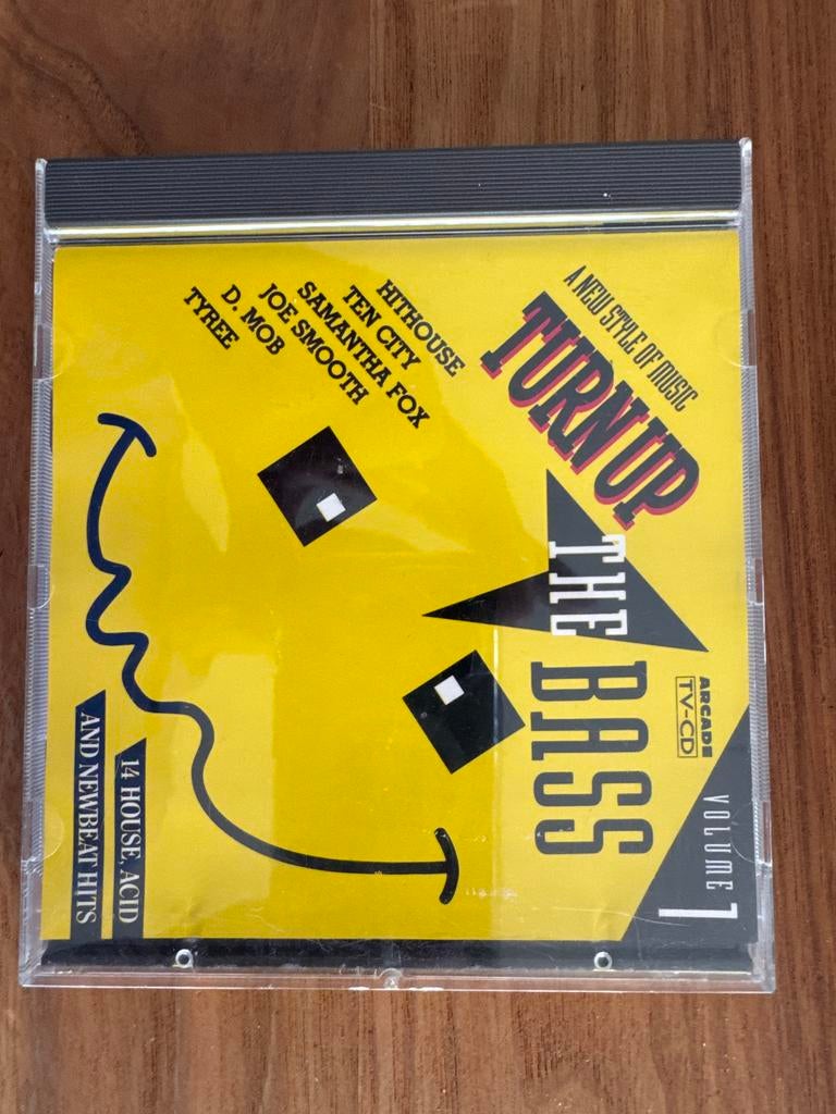 Turn Up The Bass Volume 1 CD - House, Acid & Newbeat, Ophalen, Gebruikt, Dance Populair