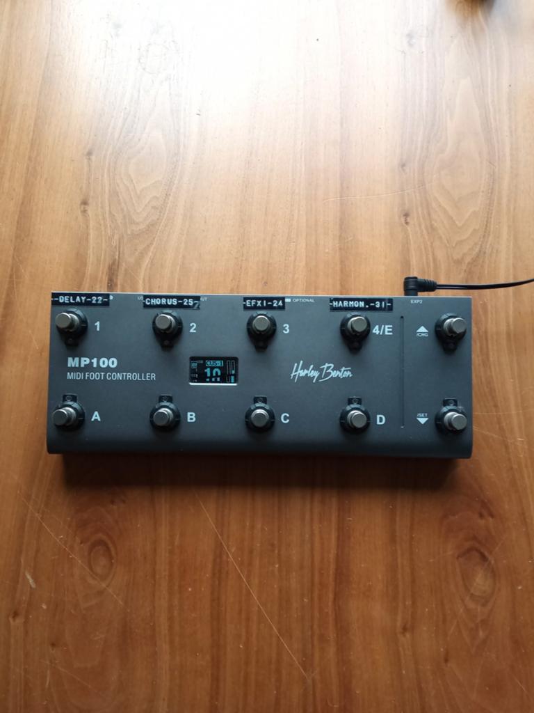 Harley Benton MP 100 midi foot controller, Muziek en Instrumenten, Effecten, Ophalen of Verzenden