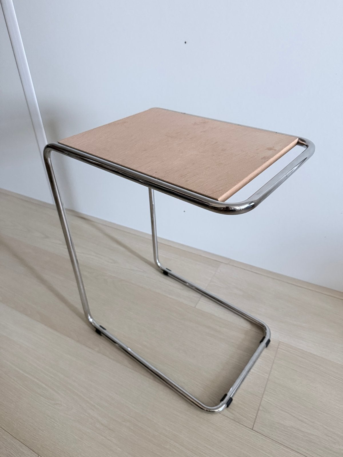 Gispen Today 530 chroom bijzettafel - Zo goed als nieuw, Ophalen, Minder dan 55 cm, Metaal of Aluminium, Zo goed als nieuw