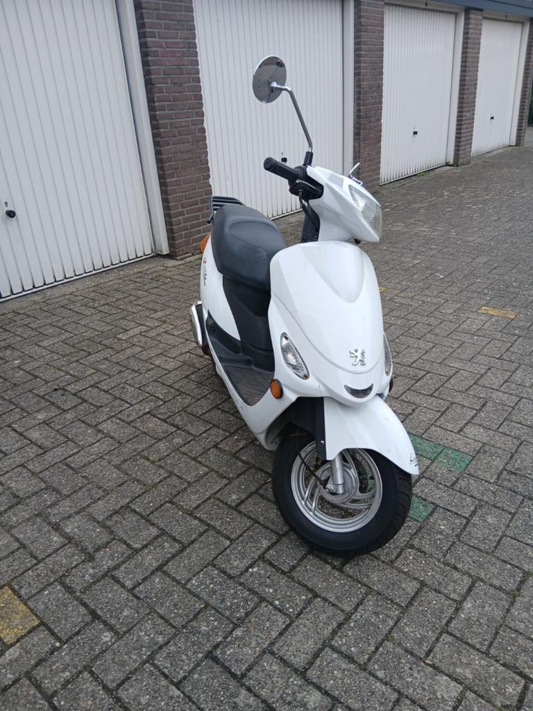 Peugeot V-Clic Scooter - Wit, Goede Staat geel kenteken, Fietsen en Brommers, Scooters | Peugeot, Ophalen