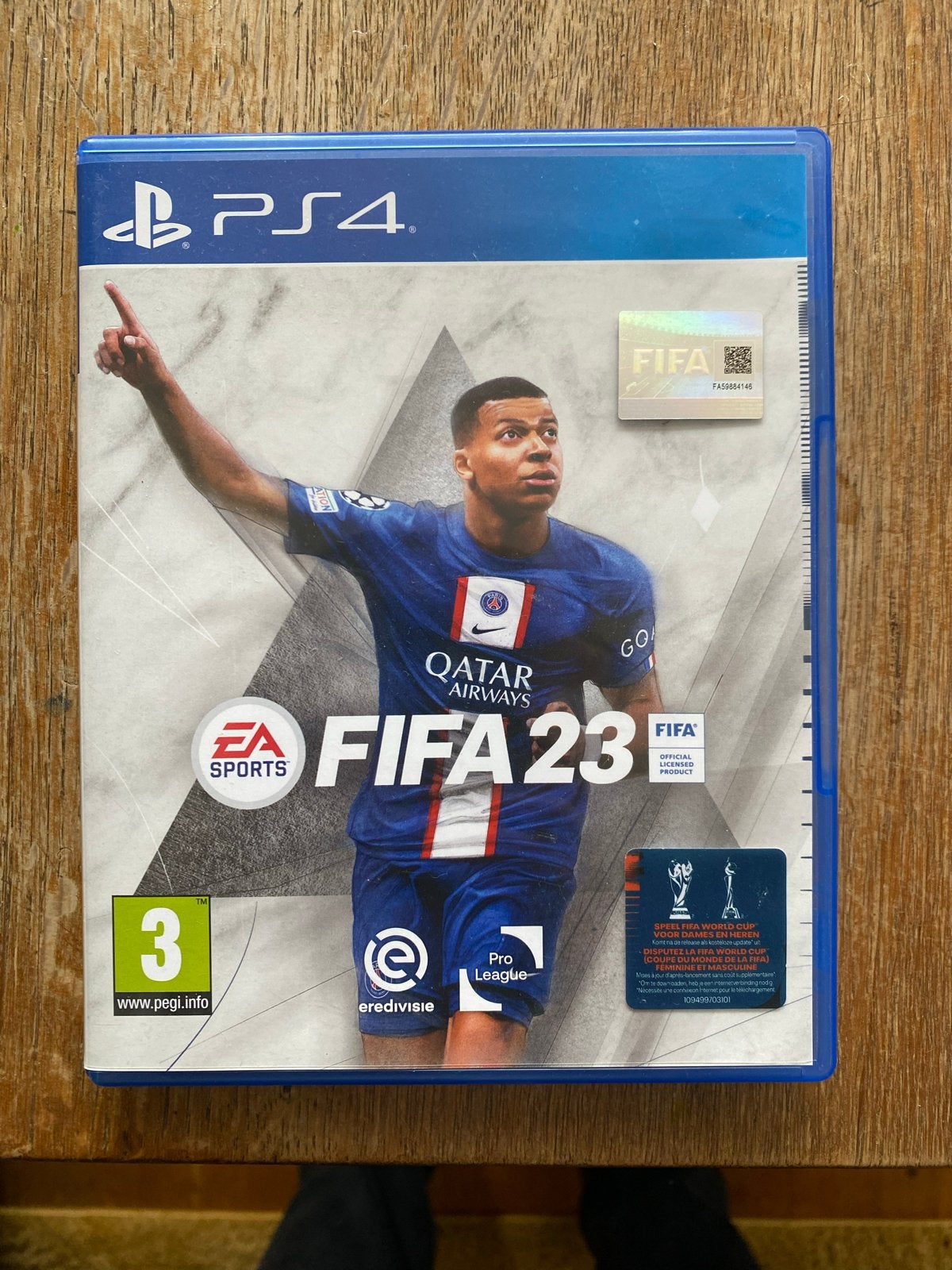 FIFA 22 voor PlayStation 4 - (in verkeerde hoes), Ophalen, 2 spelers, Eén computer, Zo goed als nieuw