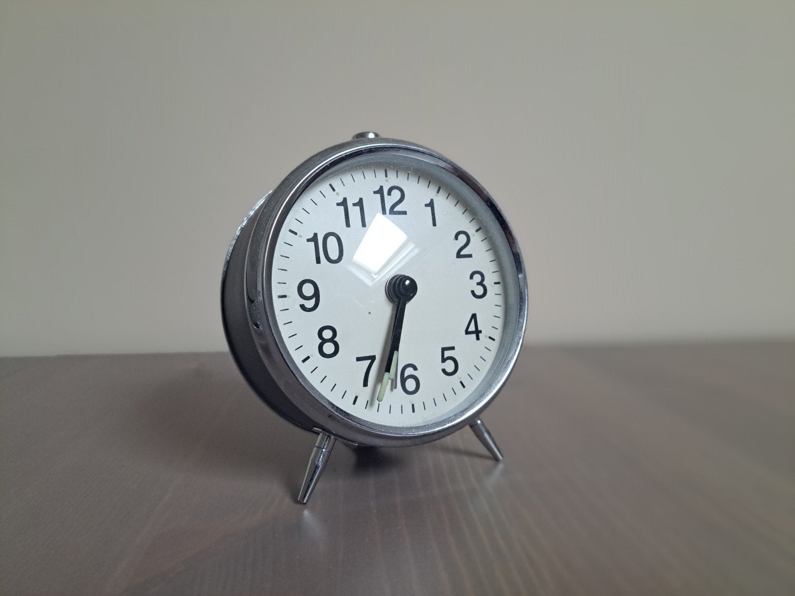 Vintage wekker, mechanisch, zilverkleurig, Antiek en Kunst, Ophalen of Verzenden