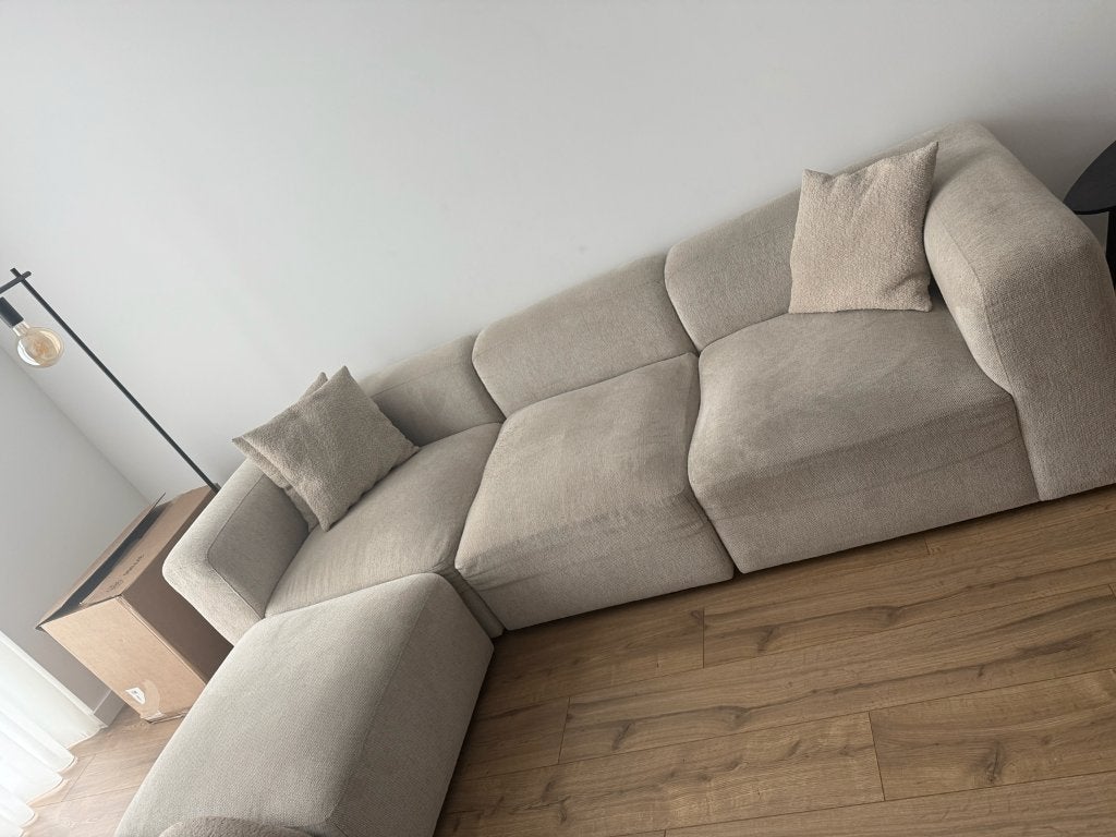 JYSK SKEJBY modulaire hoekbank beige inclusief poef, Ophalen, 250 tot 300 cm, Gebruikt, Rechte bank