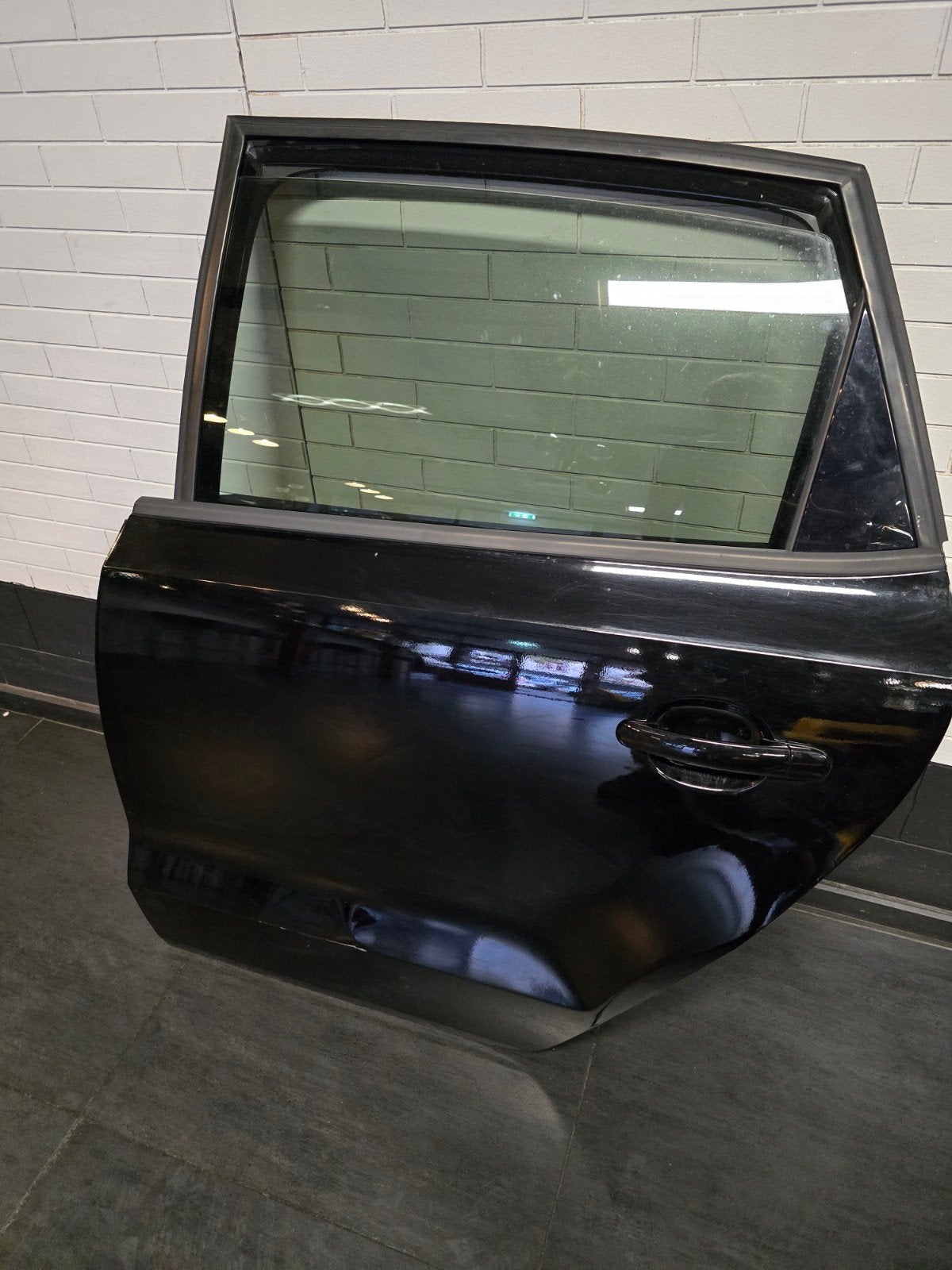 VW POLO 6R 2011 deur links achter zwart, Ophalen, Gebruikt, Achter, Volkswagen