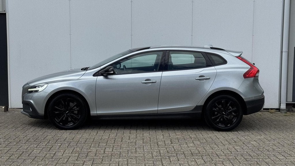 Volvo V40 Cross Country 2.0 T4 Summum|Trekhaak|Elek.verstelb, Auto's, Volvo, Voorwielaandrijving, Bedrijf, Handgeschakeld, 1342 kg