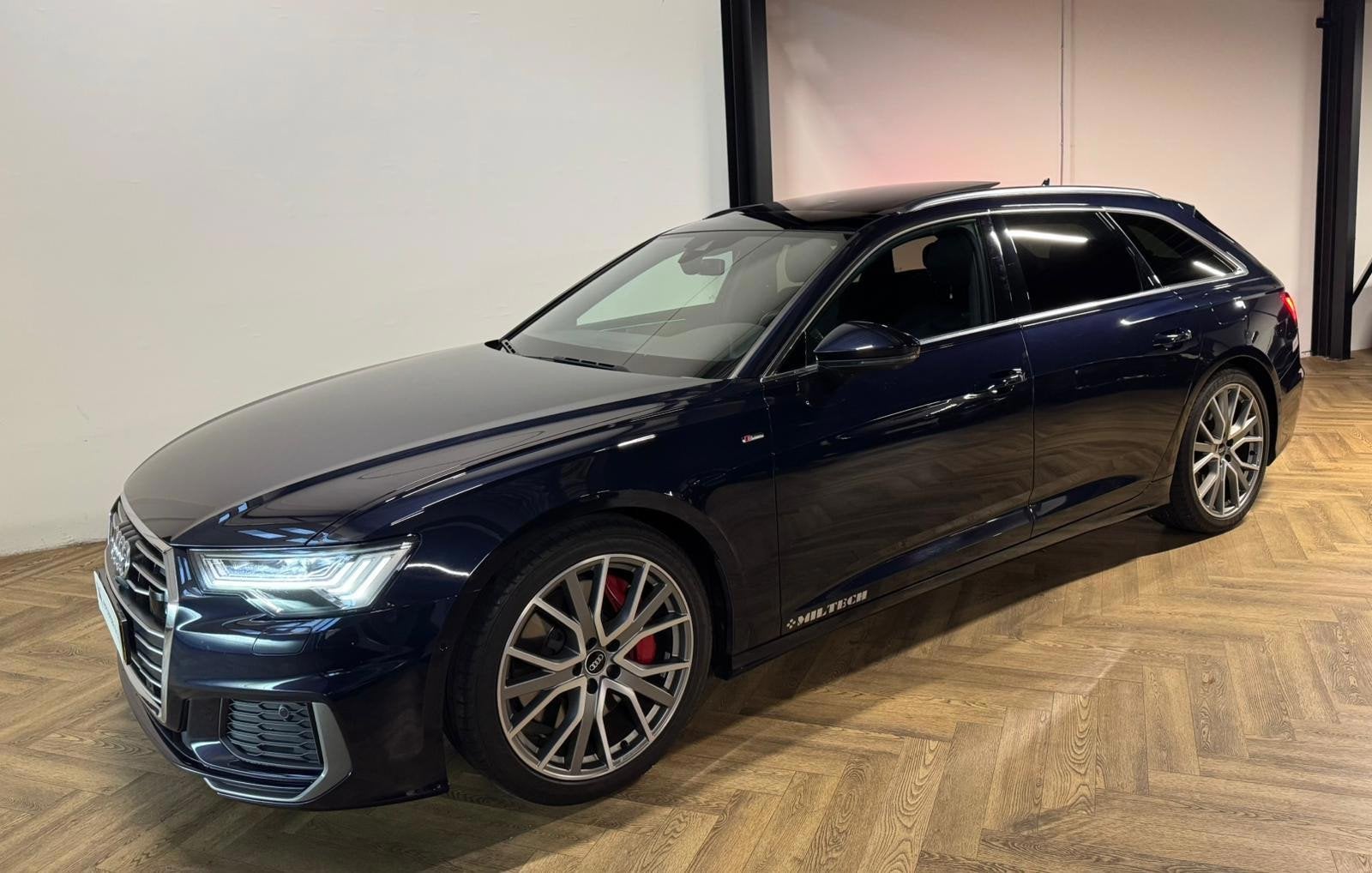 Audi A6 Avant 55 TFSI e quattro Competition PANO KEYLESS S-L, Auto's, Audi, Automaat, Gebruikt, Zwart, 4 cilinders