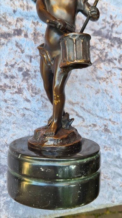 Bronzen beeldje 'L'Enfant Musicien' van Auguste Moreau, Antiek en Kunst, Kunst | Beelden en Houtsnijwerken, Beeld, Brons, Overige onderwerpen