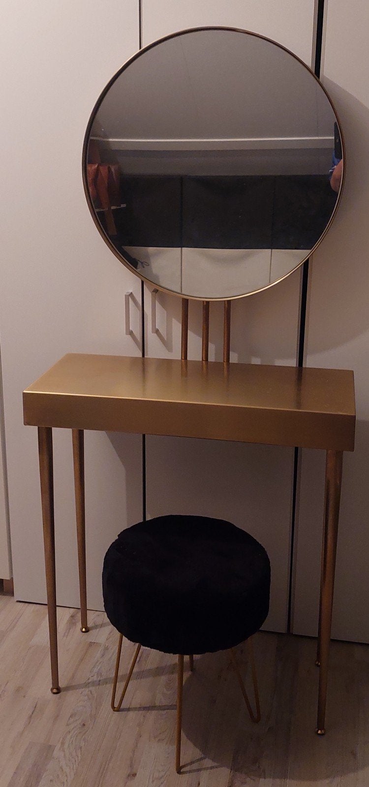 Kare Design Curve Gouden Kaptafel met Ronde Spiegel, Ophalen, Metaal of Aluminium, 50 tot 100 cm, Zo goed als nieuw