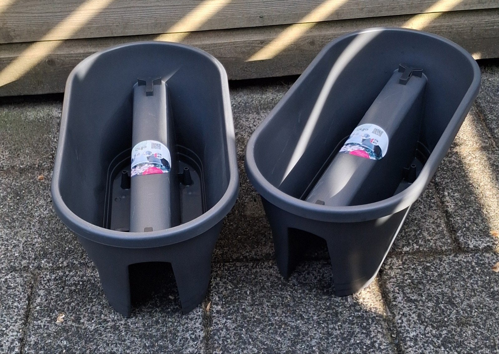2 Elho antraciet kleurige balkon bloembakken., Ophalen, Kunststof, Gebruikt, Minder dan 30 cm