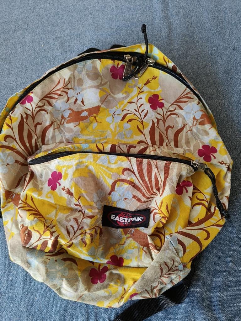 Eastpak rugzak met bloemenprint, 45 tot 60 cm, Gebruikt, 25 tot 40 cm, Ophalen of Verzenden