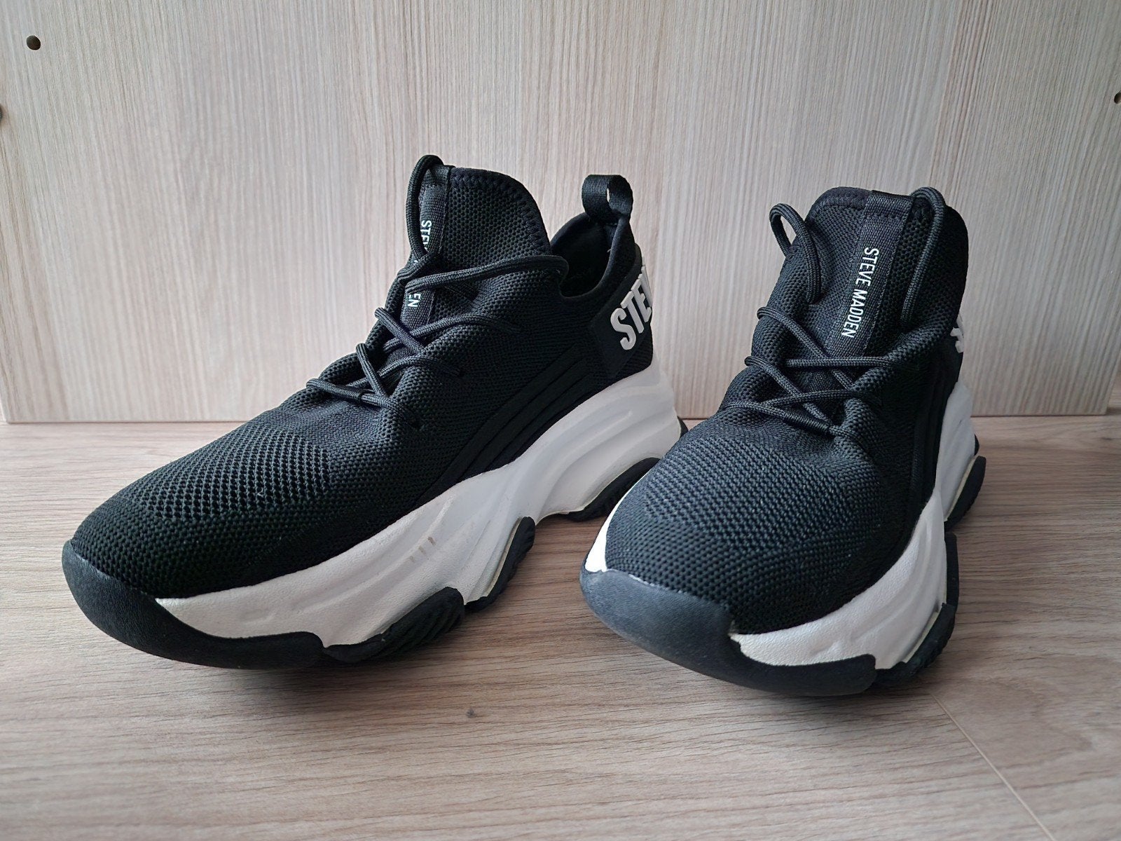 Steve Madden Sneakers Zwart/Wit - Maat 39, Kleding | Dames, Ophalen of Verzenden