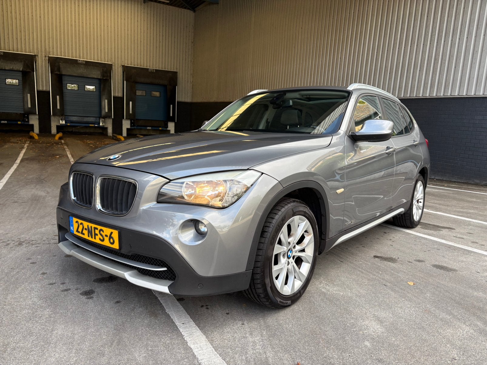 BMW X1 Sdrive 18I AUT 2010 Grijs trekhaak Panorama dak, Achterwielaandrijving, 1995 cc, 4 cilinders, Origineel Nederlands