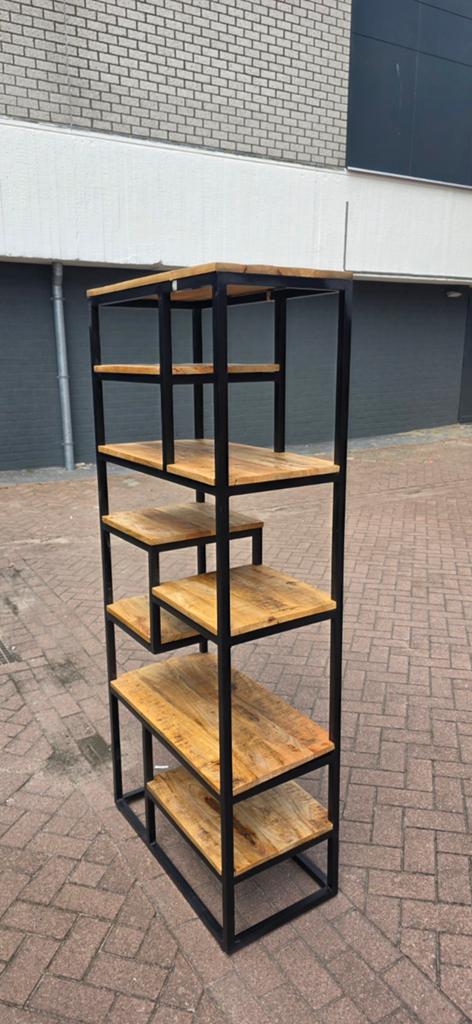 Industriële Boekenkast / Open Kast - Metaal & Hout, Huis en Inrichting, Kasten | Boekenkasten, Met plank(en), Gebruikt, Industrieel, Modern