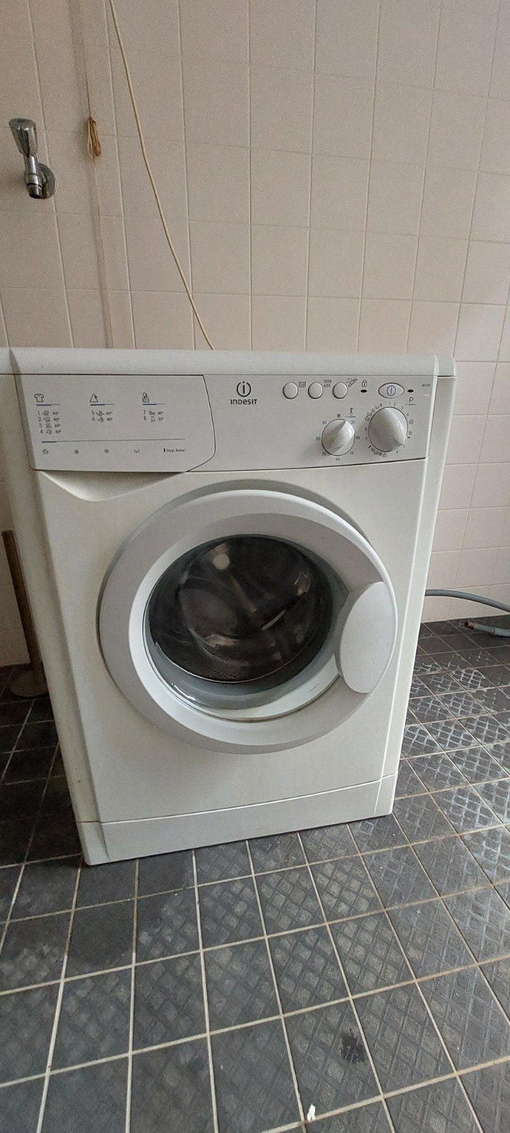 Indesit WI122 Wasmachine, Witgoed en Apparatuur, Wasmachines, Ophalen, Gebruikt, Voorlader, 85 tot 90 cm