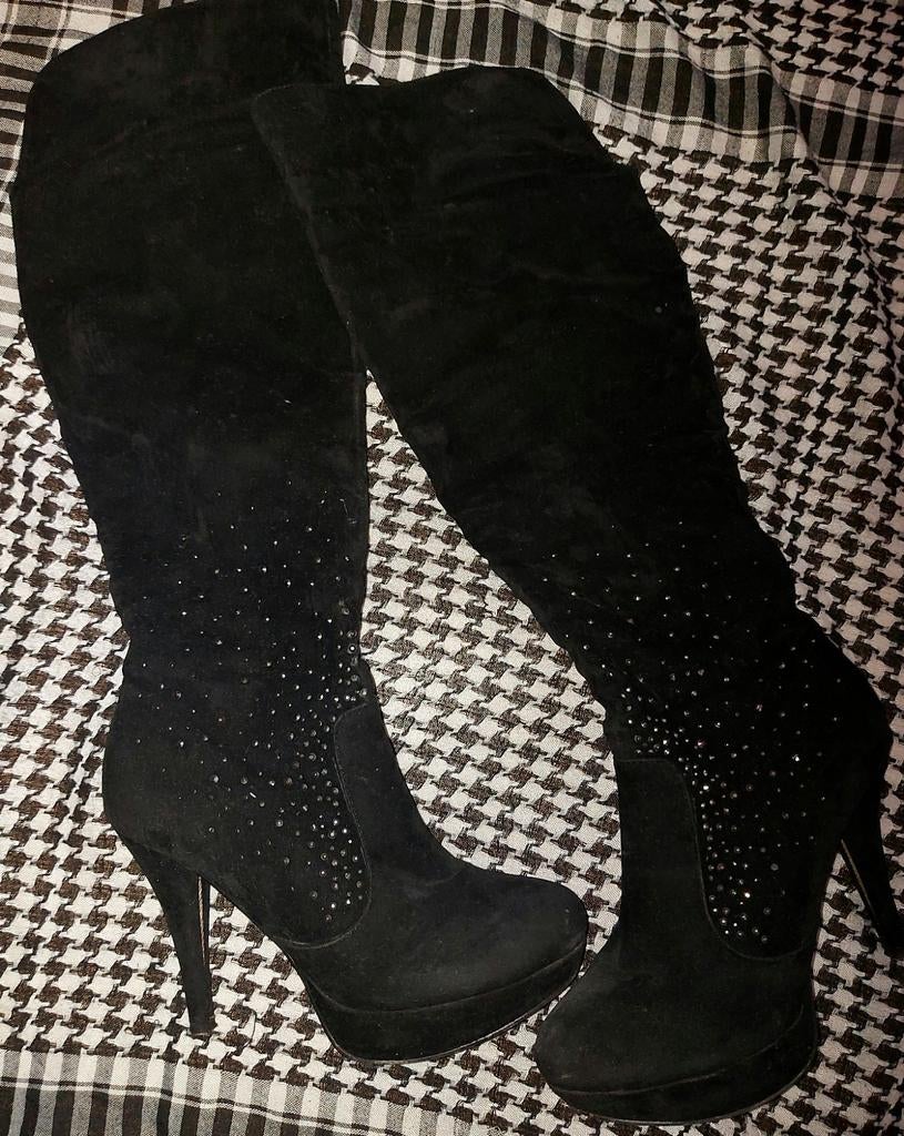 Te koop prachtige laarzen, Kleding | Dames, Schoenen, Ophalen of Verzenden, Zo goed als nieuw, Zwart, Hoge laarzen