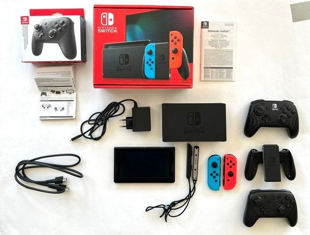 Nintendo Switch V2 Mega Bundel + Pro Controller & 7 Games, Switch 2019 Upgrade, Ophalen of Verzenden, Met 1 controller, Gebruikt