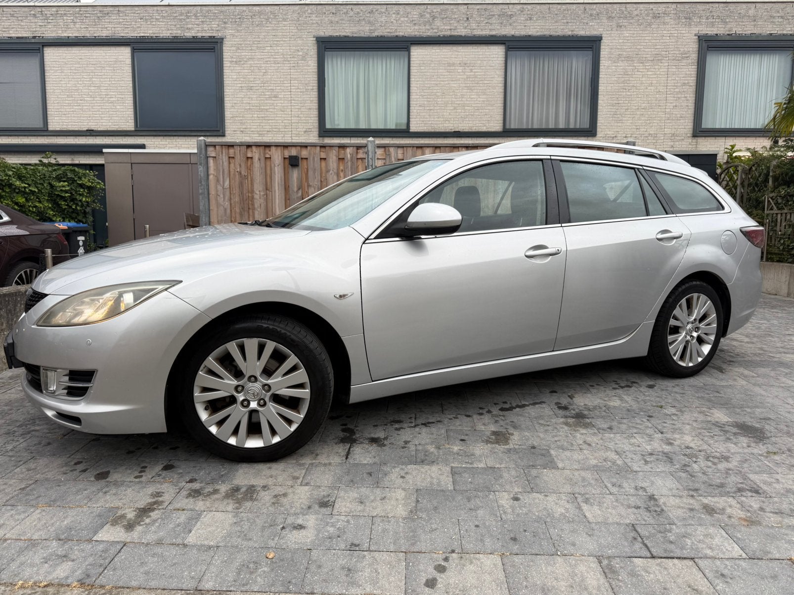 Mazda 6 1.8 Sportbreak 2009 | cruise| Airco | NAP| trekhaak, Voorwielaandrijving, Euro 5, Stof, Zwart